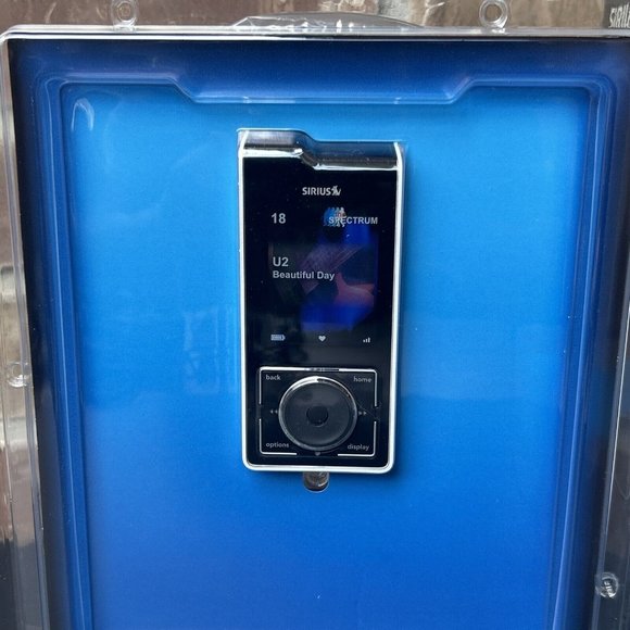 Sirius Stiletto 100 Portable Satellite Radio SL100PK1R Sealed Box Mp3 Player - Picture 3 of 15